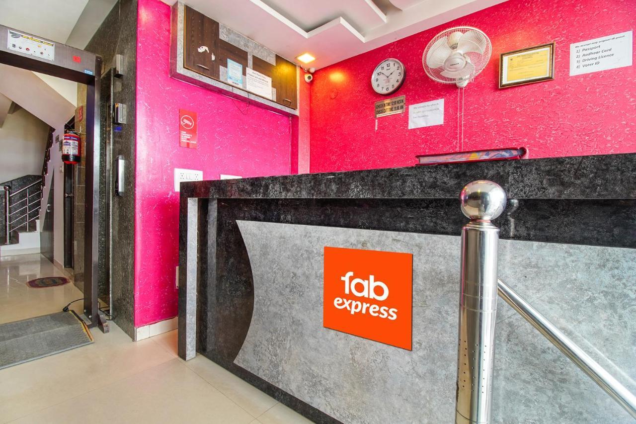 Fabexpress Tp Suite Near Igi Airport New Delhi Exteriör bild